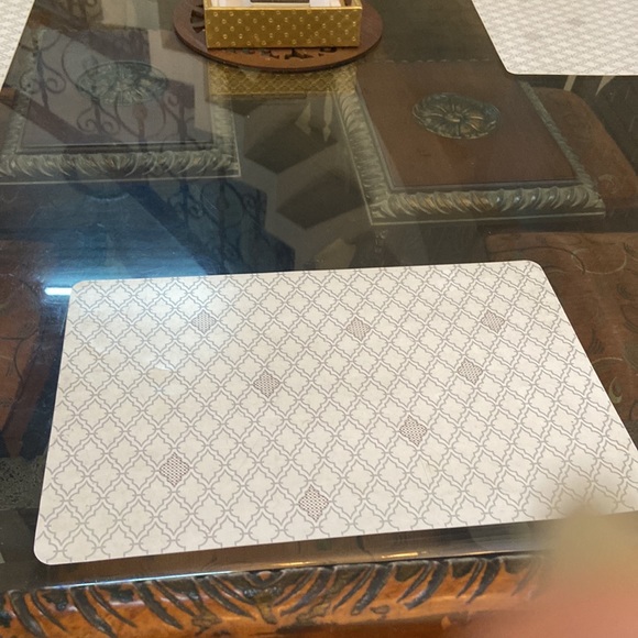 Dining table mats - Picture 2 of 3